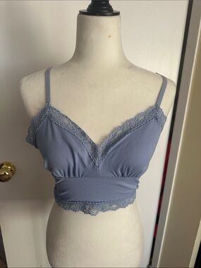 Lace-Trim Ribbed V-Neck Bralette in Periwinkle